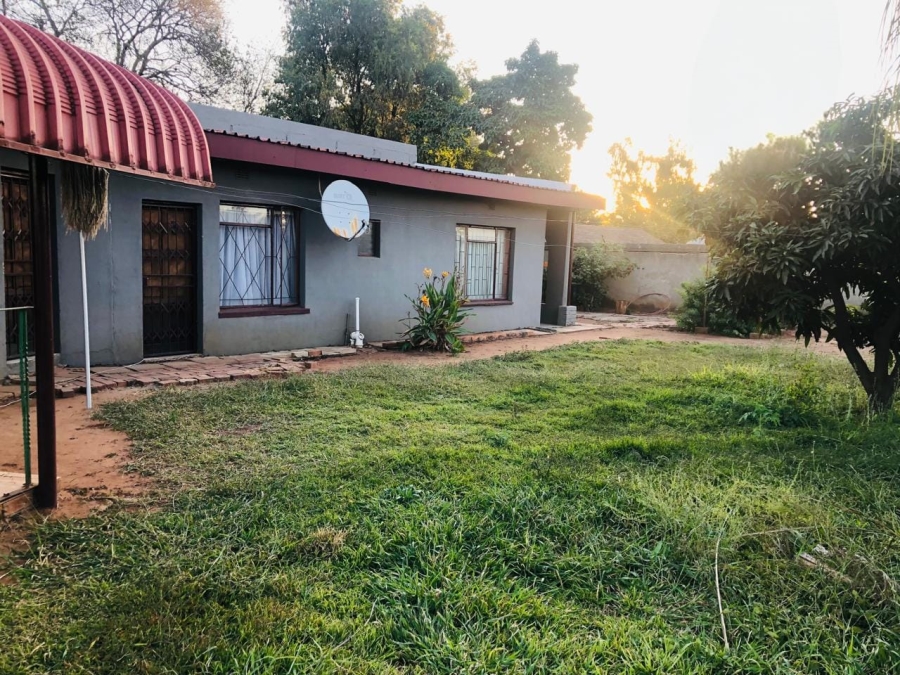 8 Bedroom Property for Sale in Rustenburg Central North West